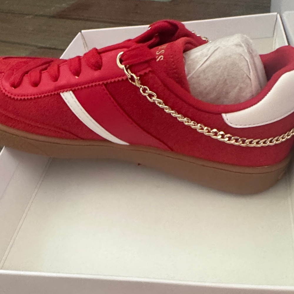 Guess Red and White Women's Athletic Sneakers with Gold Chain Accent